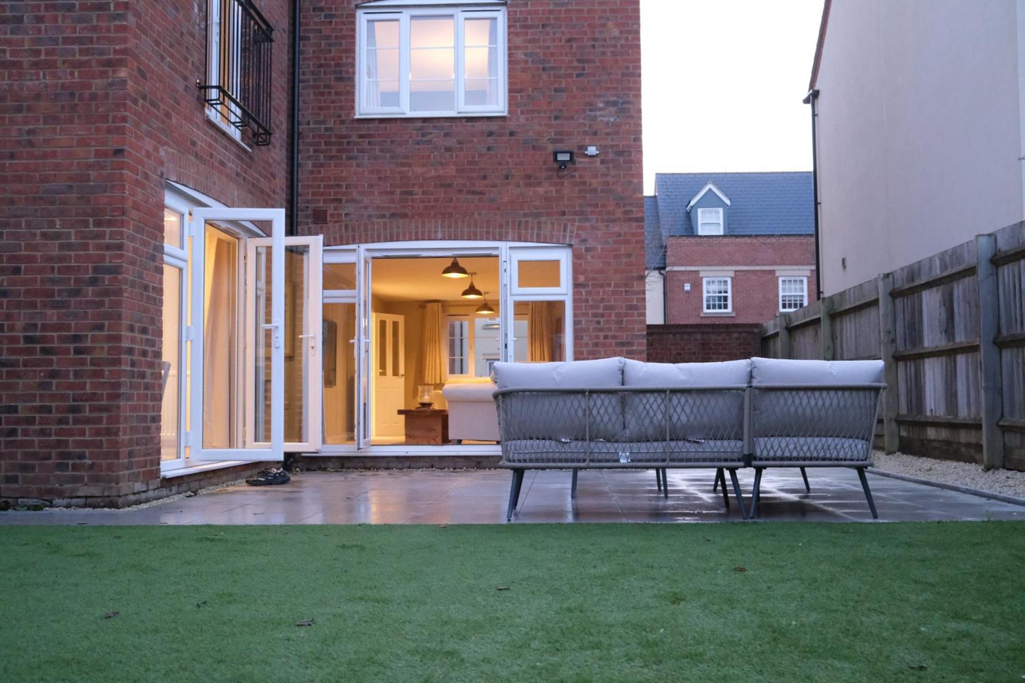 Luxury 6-Bedroom House 5 Minutes From Bicester Village Shopping Outlet Chesterton  Dış mekan fotoğraf