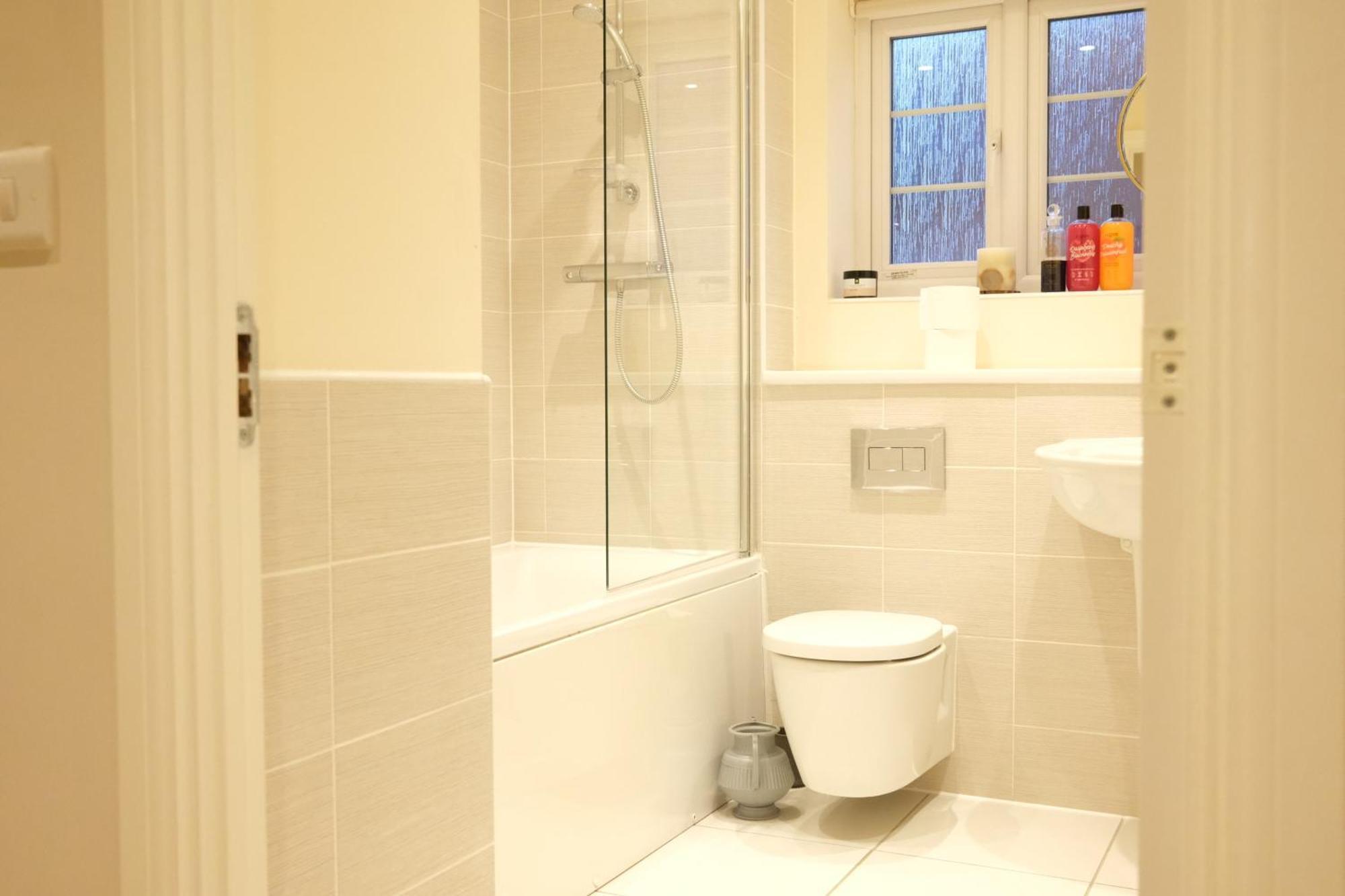 Luxury 6-Bedroom House 5 Minutes From Bicester Village Shopping Outlet Chesterton  Dış mekan fotoğraf